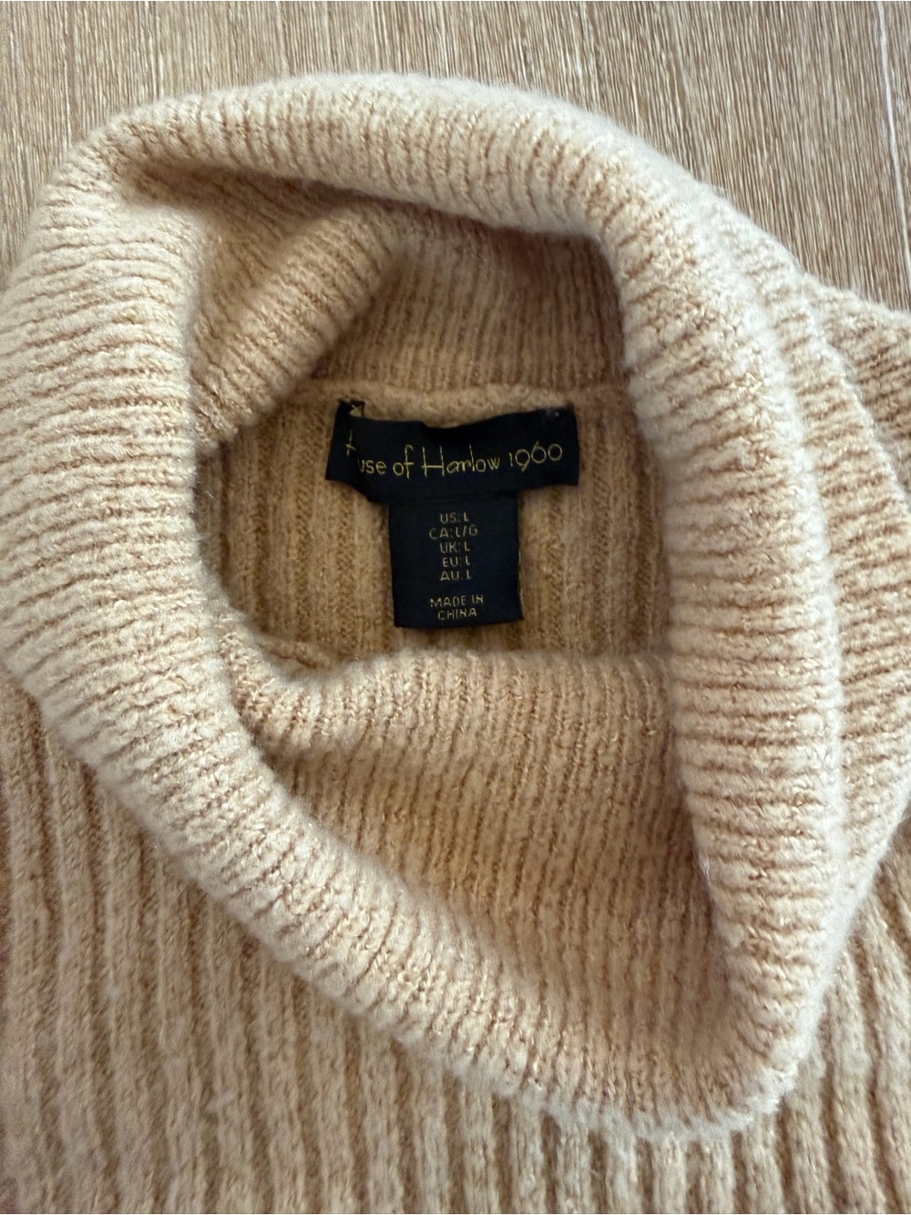 House of Harlow 1960 Cream Ribbed Short Sleeve Turtleneck Sweater Size L - Picture 4 of 4